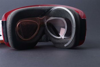 Universal optical insert for goggles